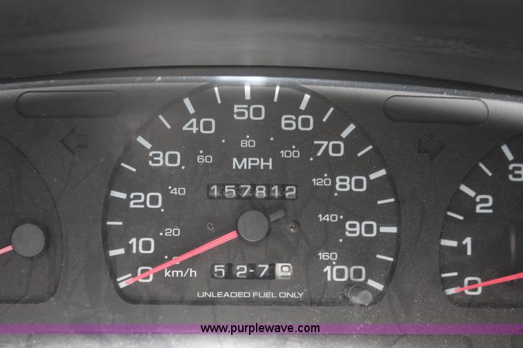 image for item H4230 1994 Nissan XE pickup truck