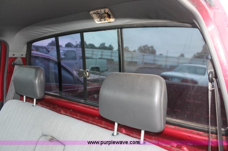 image for item H4230 1994 Nissan XE pickup truck