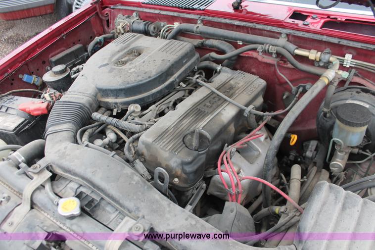 image for item H4230 1994 Nissan XE pickup truck