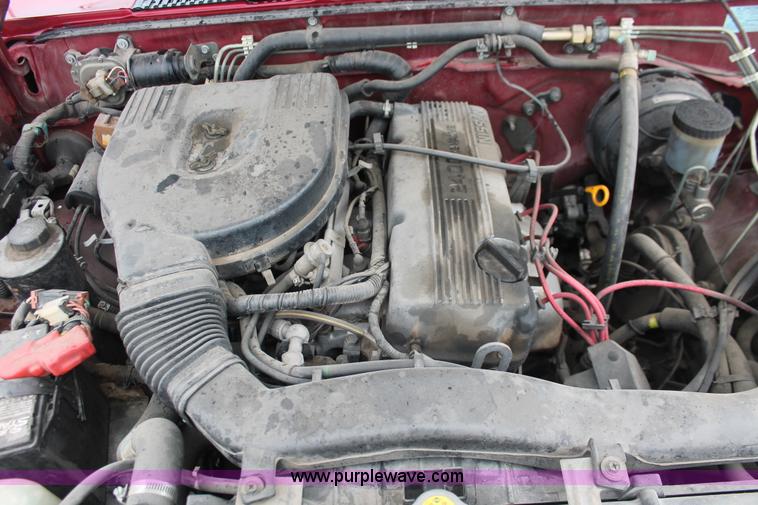 image for item H4230 1994 Nissan XE pickup truck