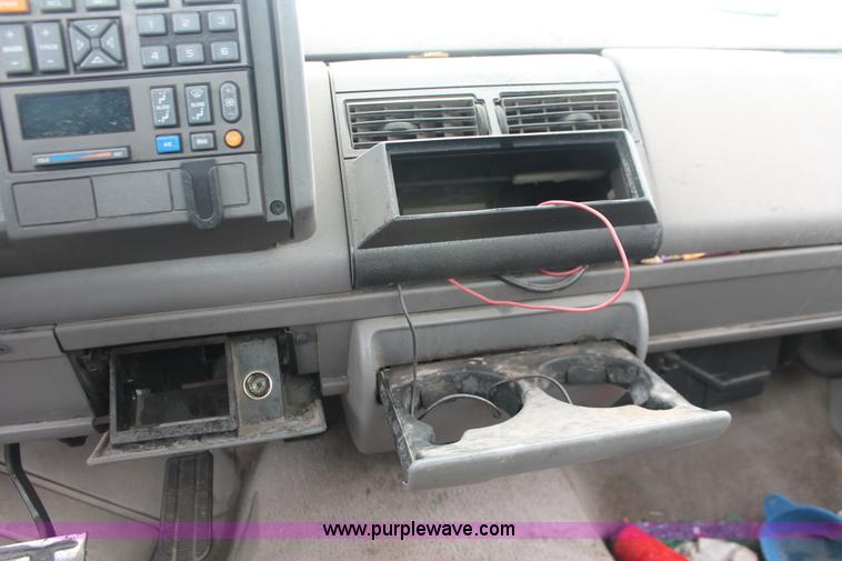 image for item H4231 1994 Chevrolet Silverado 1500 pickup truck