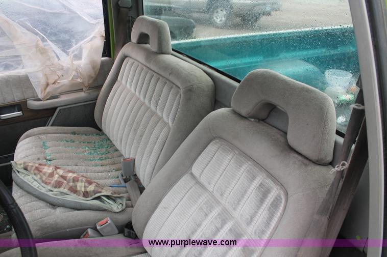 image for item H4231 1994 Chevrolet Silverado 1500 pickup truck