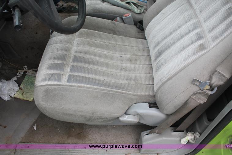 image for item H4231 1994 Chevrolet Silverado 1500 pickup truck