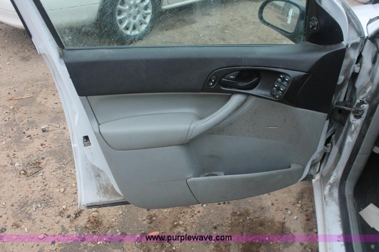 image for item H4234 2006 Ford Focus ZXW SE