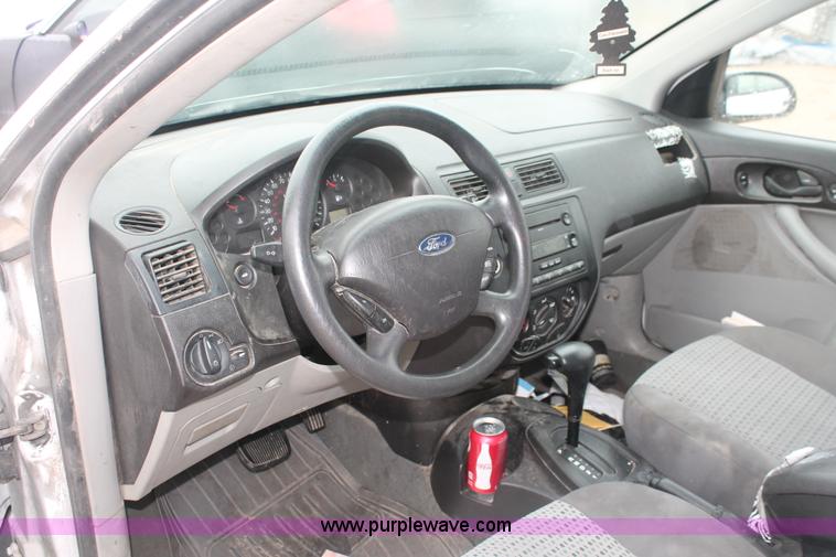 image for item H4234 2006 Ford Focus ZXW SE