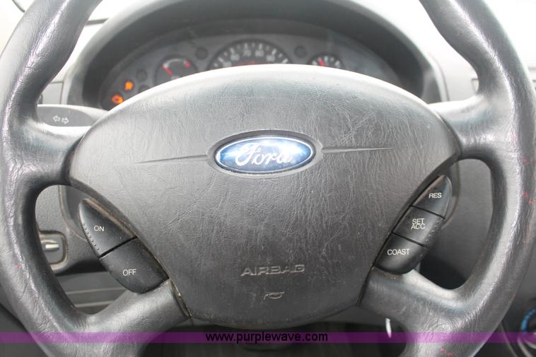 image for item H4234 2006 Ford Focus ZXW SE