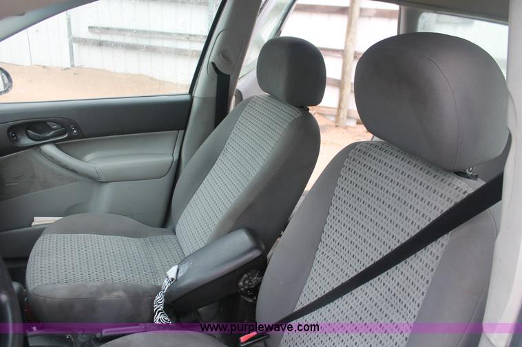 image for item H4234 2006 Ford Focus ZXW SE