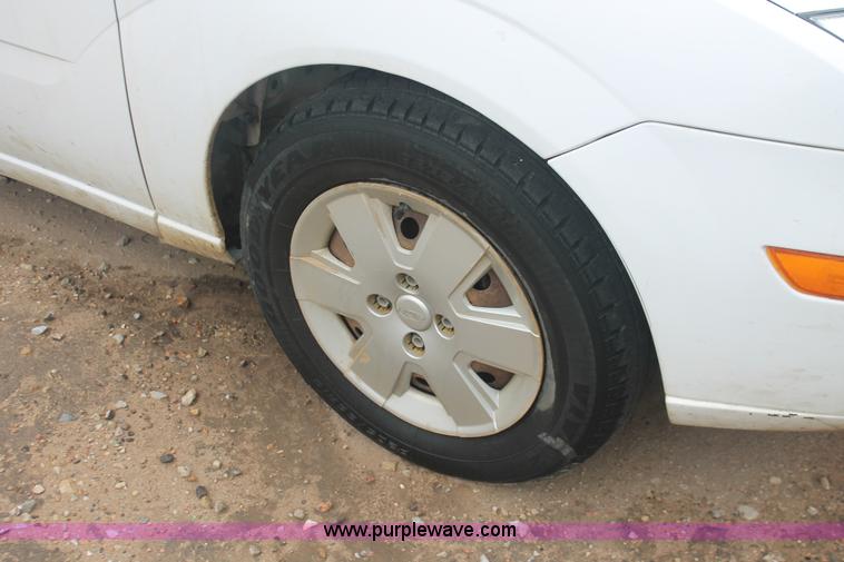 image for item H4234 2006 Ford Focus ZXW SE