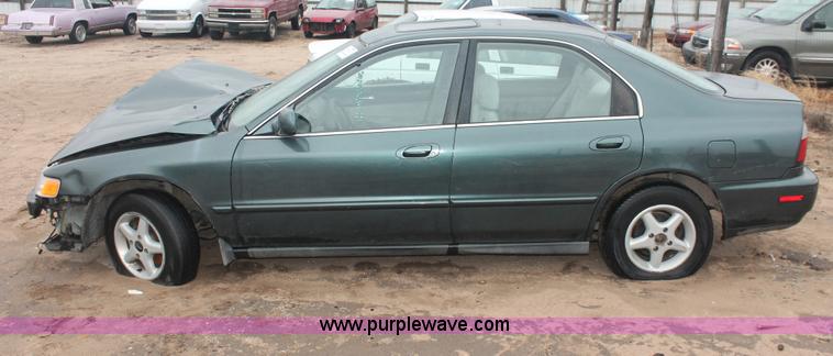 image for item H4235 1997 Honda Accord
