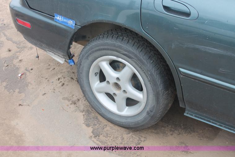 image for item H4235 1997 Honda Accord