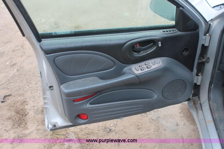 image for item H4237 2001 Pontiac Bonneville SLE