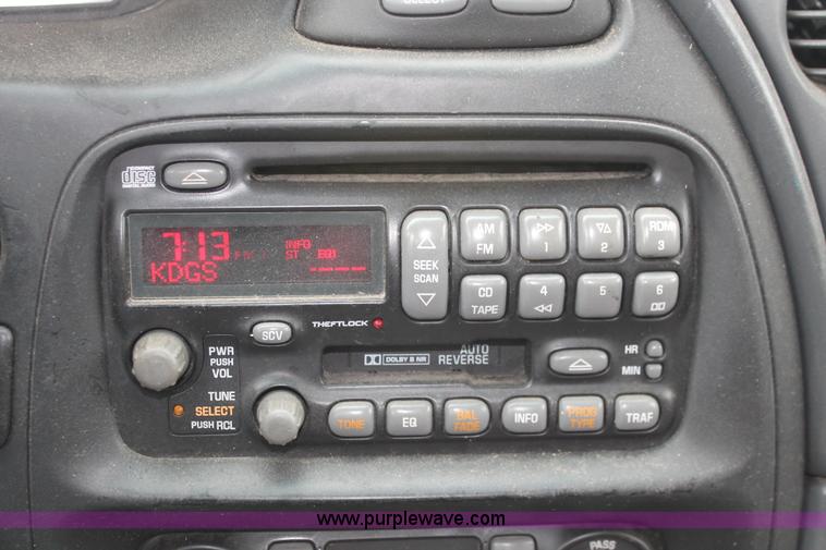 image for item H4237 2001 Pontiac Bonneville SLE