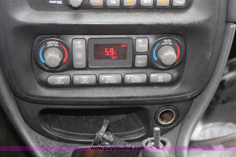 image for item H4237 2001 Pontiac Bonneville SLE