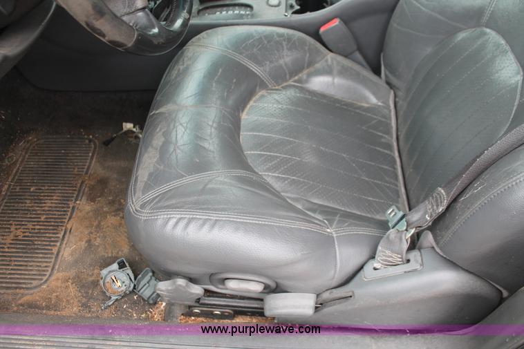 image for item H4237 2001 Pontiac Bonneville SLE