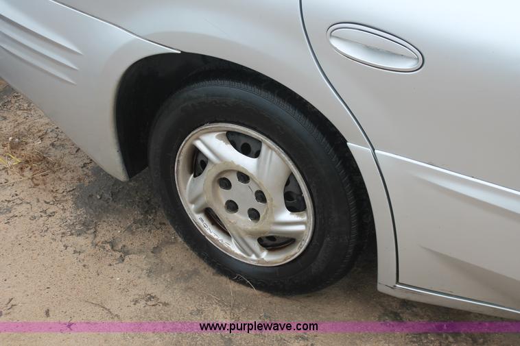 image for item H4237 2001 Pontiac Bonneville SLE