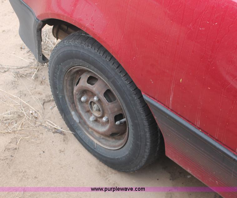 image for item H4238 1991 Geo Metro LSi