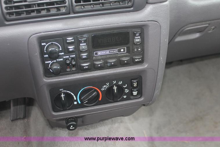 image for item H4239 1997 Dodge Intrepid