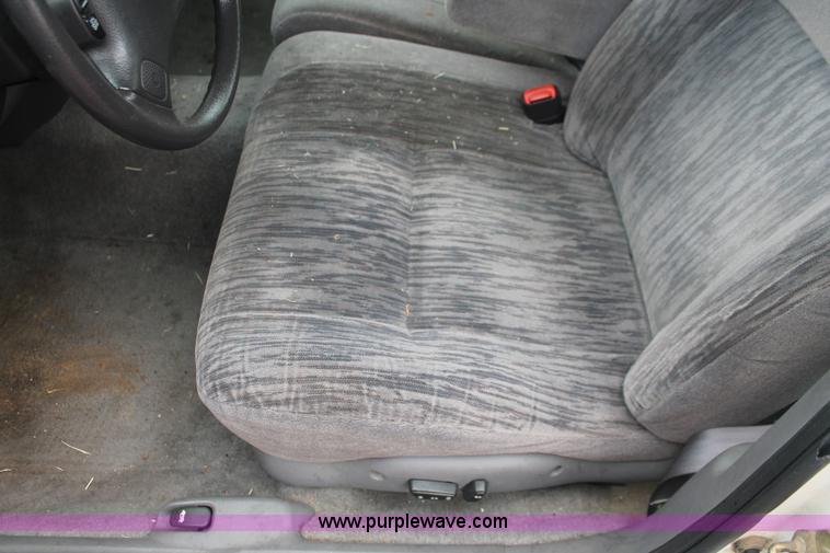 image for item H4239 1997 Dodge Intrepid