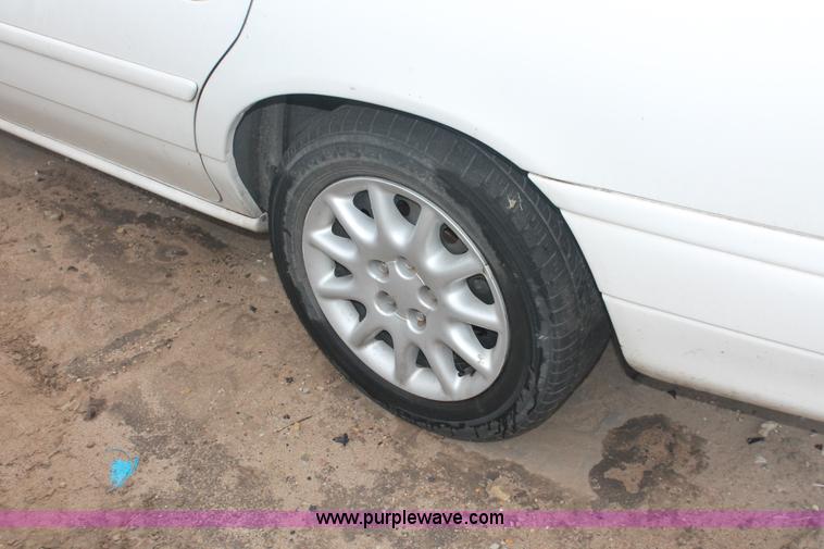 image for item H4239 1997 Dodge Intrepid