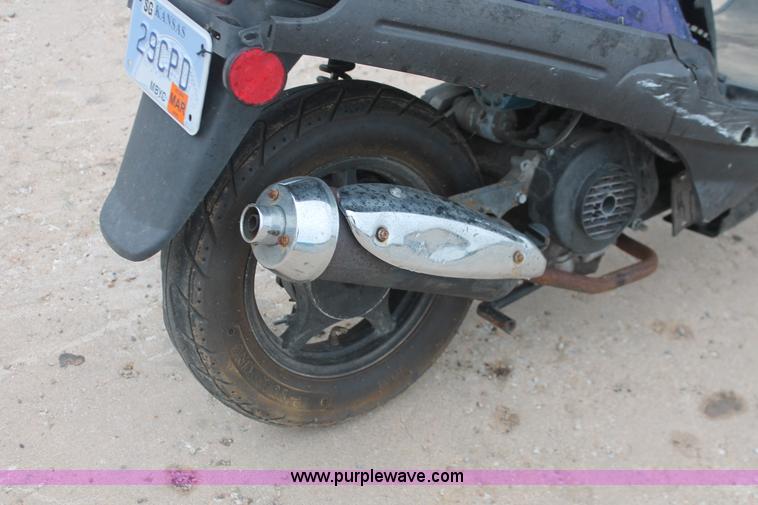 image for item H4240 2012 Bashan scooter