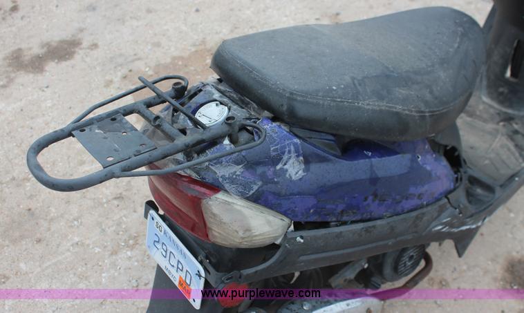 image for item H4240 2012 Bashan scooter