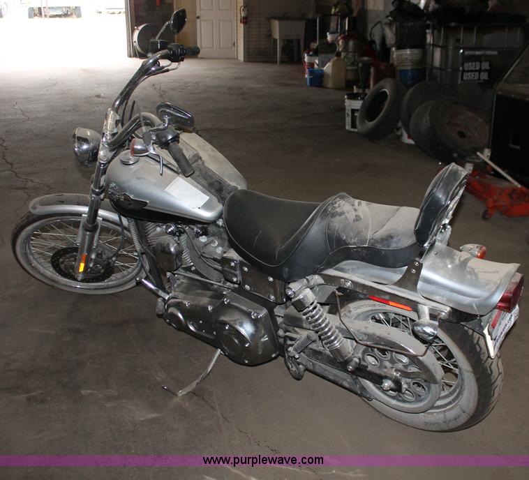 image for item H4242 2003 Harley Davidson Dyna Wide Glide 100 Year Anniversary Edition motorcycle