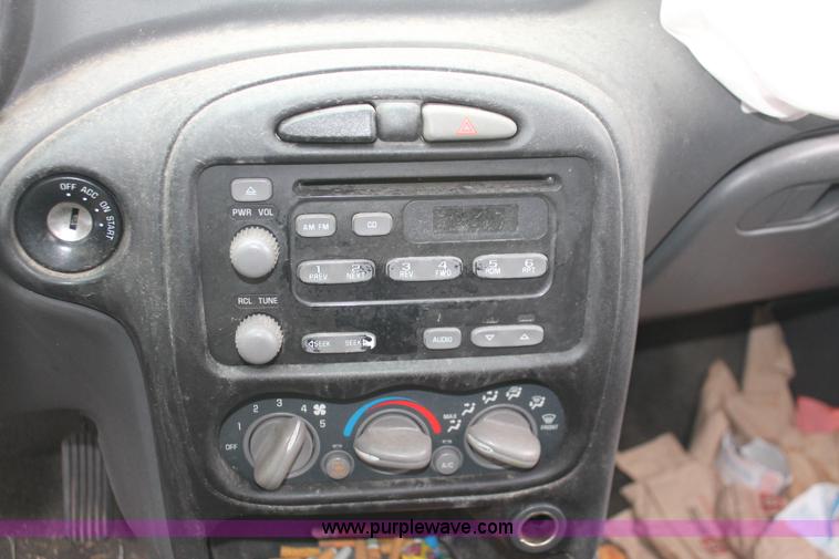 image for item H4243 2003 Pontiac Grand AM SE