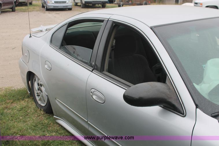 image for item H4243 2003 Pontiac Grand AM SE