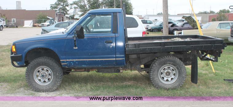 image for item H4244 1984 Nissan Datsun pickup truck