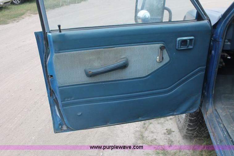 image for item H4244 1984 Nissan Datsun pickup truck