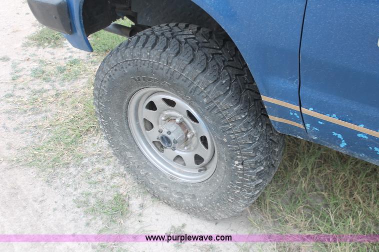 image for item H4244 1984 Nissan Datsun pickup truck