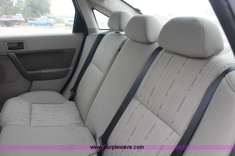 image for item H4245 2010 Ford Focus SE