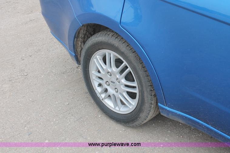 image for item H4245 2010 Ford Focus SE