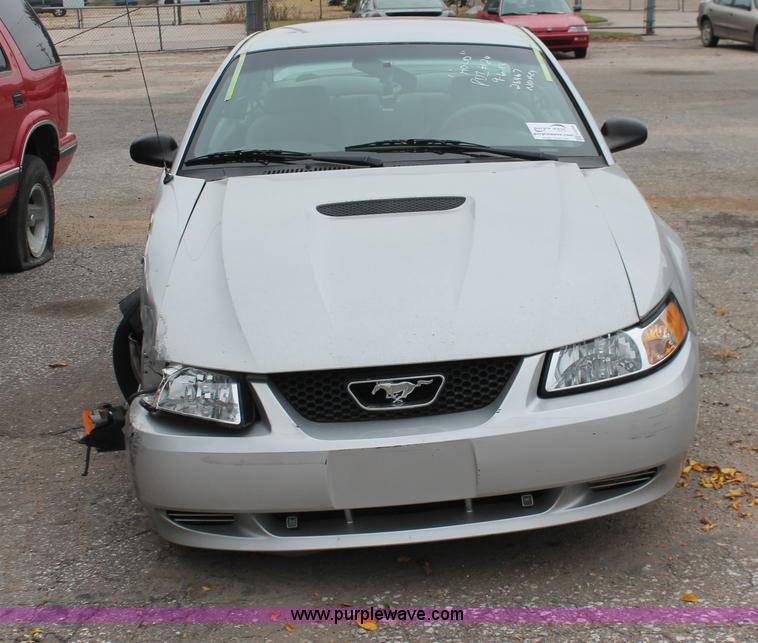 image for item H4249 2000 Ford Mustang
