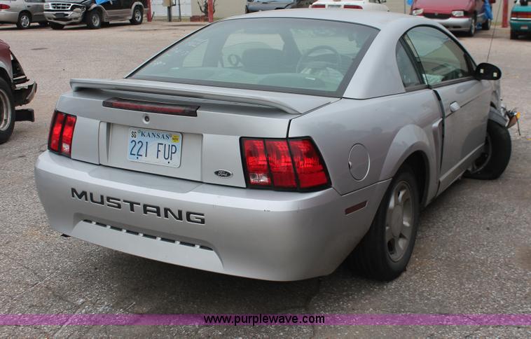 image for item H4249 2000 Ford Mustang