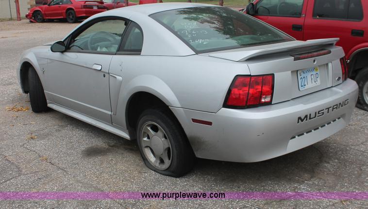 image for item H4249 2000 Ford Mustang