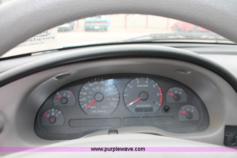 image for item H4249 2000 Ford Mustang