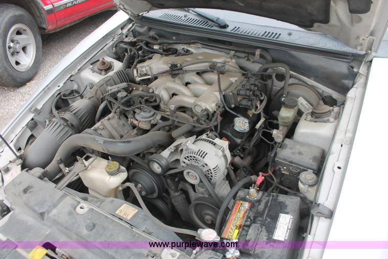 image for item H4249 2000 Ford Mustang