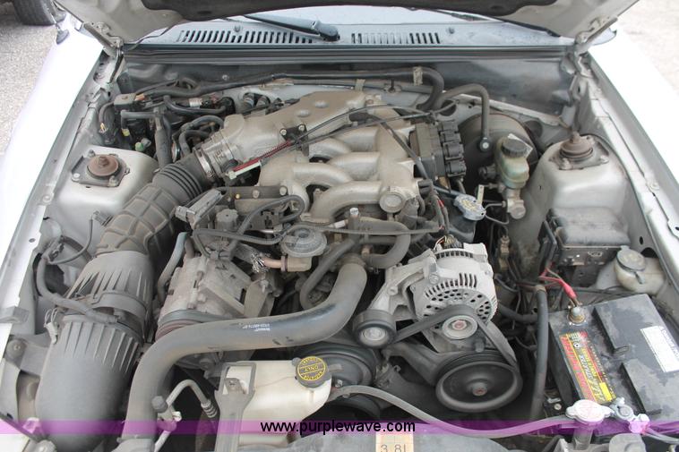 image for item H4249 2000 Ford Mustang