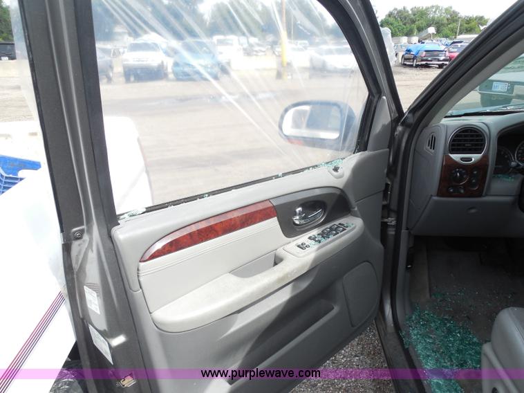 image for item I1422 2005 GMC Envoy SLE SUV