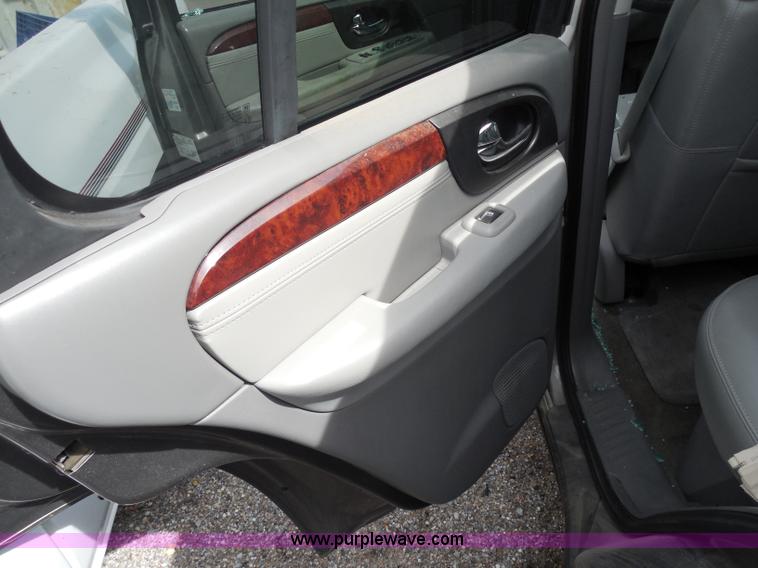 image for item I1422 2005 GMC Envoy SLE SUV