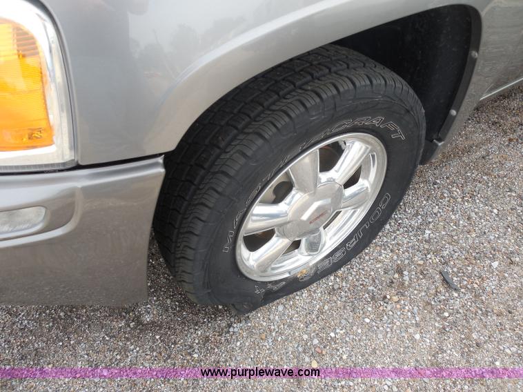 image for item I1422 2005 GMC Envoy SLE SUV