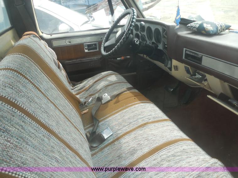 image for item I1423 1985 Chevrolet Custom Deluxe 10 pickup truck