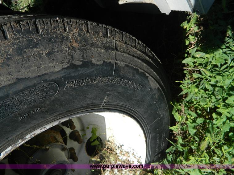 image for item AD9962 2006 Wilson CF900 Road Brute aluminum flatbed trailer