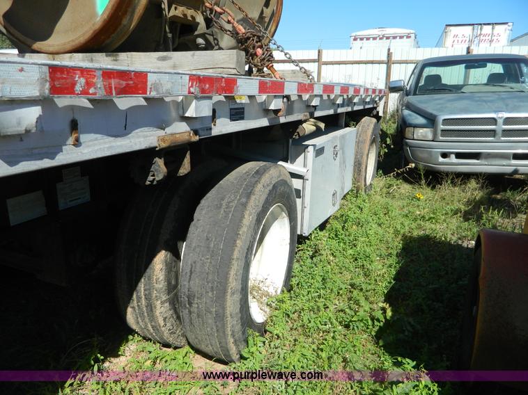 image for item AD9962 2006 Wilson CF900 Road Brute aluminum flatbed trailer