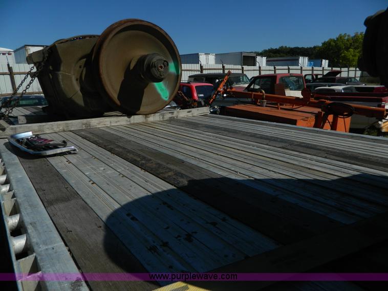 image for item AD9962 2006 Wilson CF900 Road Brute aluminum flatbed trailer