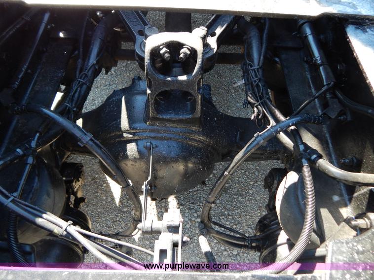 image for item B5878 2006 Kenworth T2000 semi truck