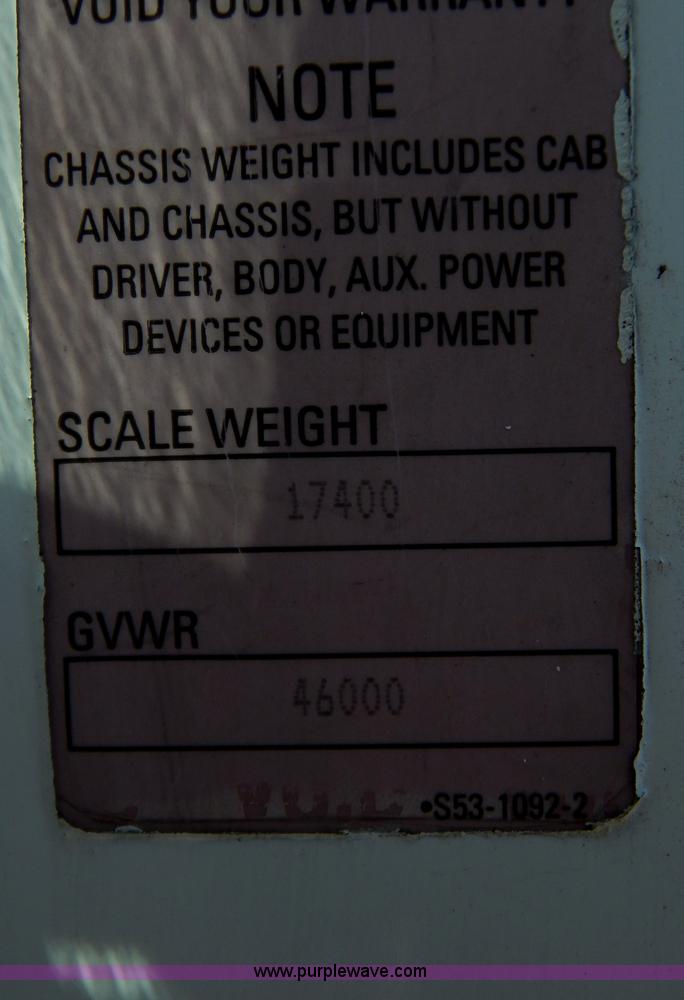 image for item B5878 2006 Kenworth T2000 semi truck