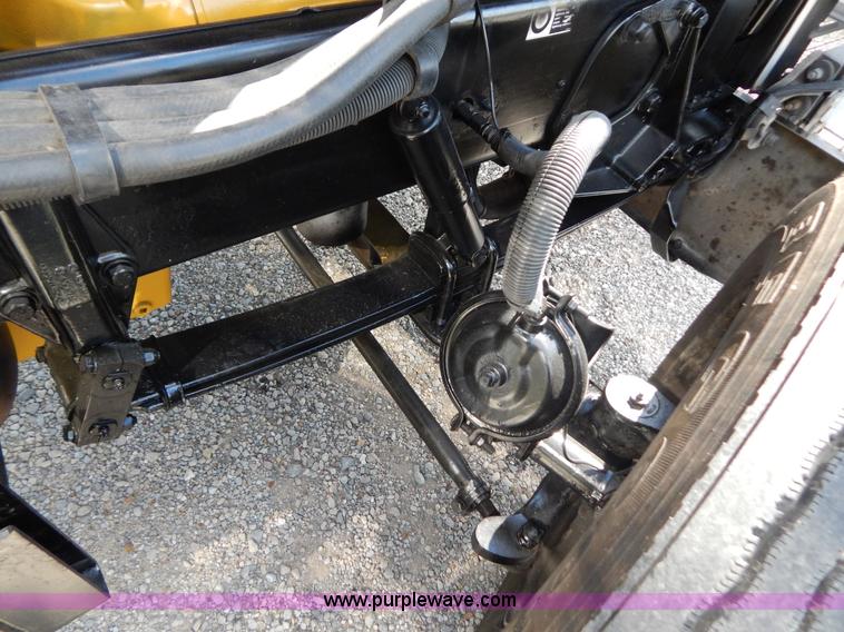 image for item B5879 2003 Peterbilt 379 semi truck