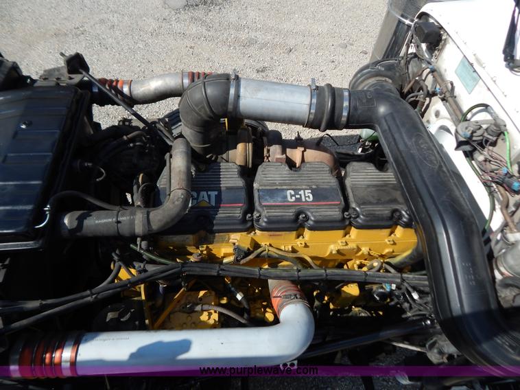 image for item B5879 2003 Peterbilt 379 semi truck